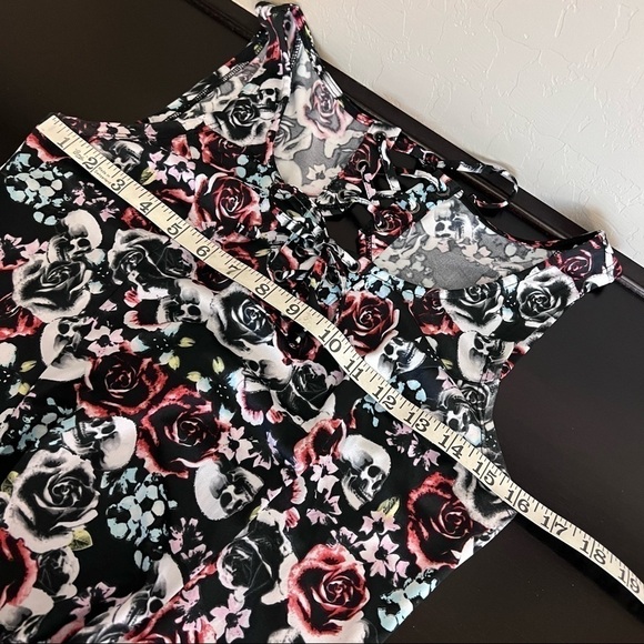 Hot Topic skulls and roses pinup keyhole back mini dress, stretchy, black,SM - Picture 10 of 13